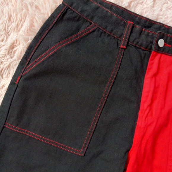 SOLD! Super wideleg red&black deep pocket skater jeans w/red stitching & d-rings - Picture 3 of 11